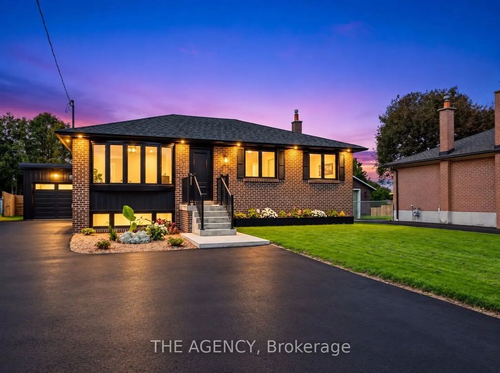 26 Webster Drive, Aurora