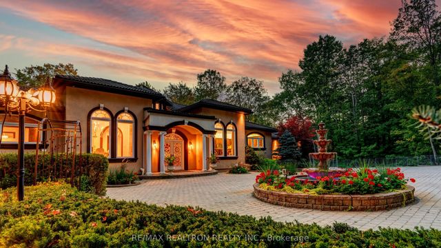 38 Bridgewater Drive, Richmond Hill