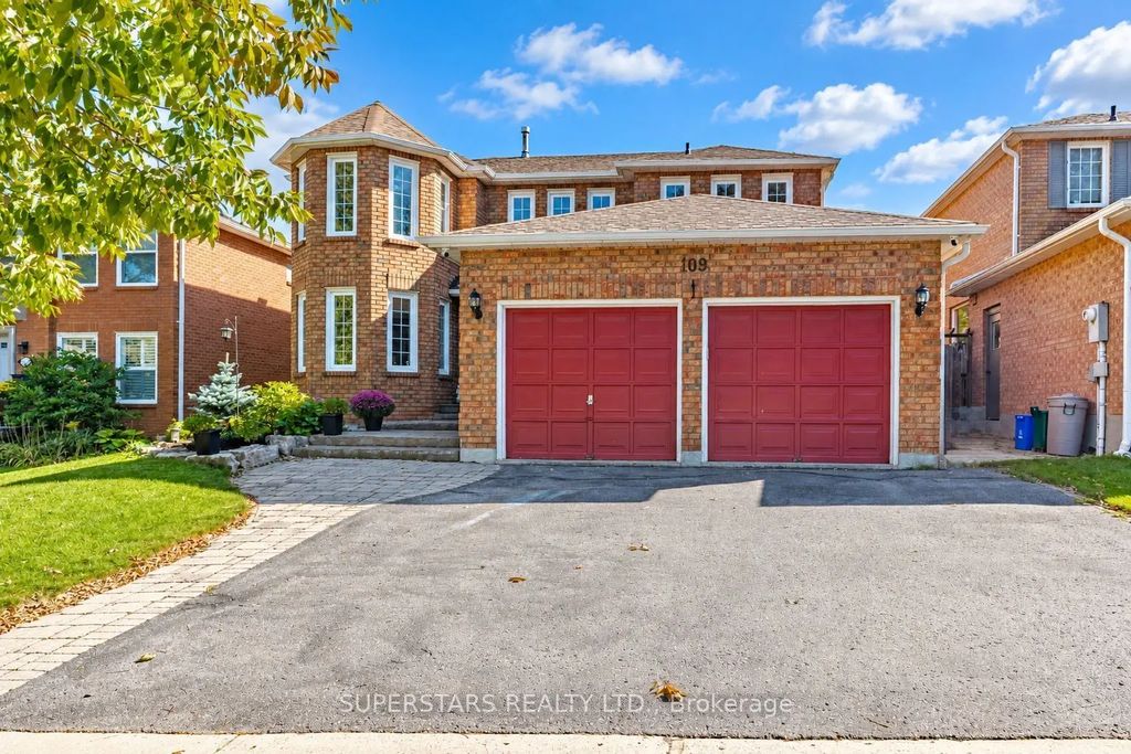 109 Heathwood Heights Drive, Aurora