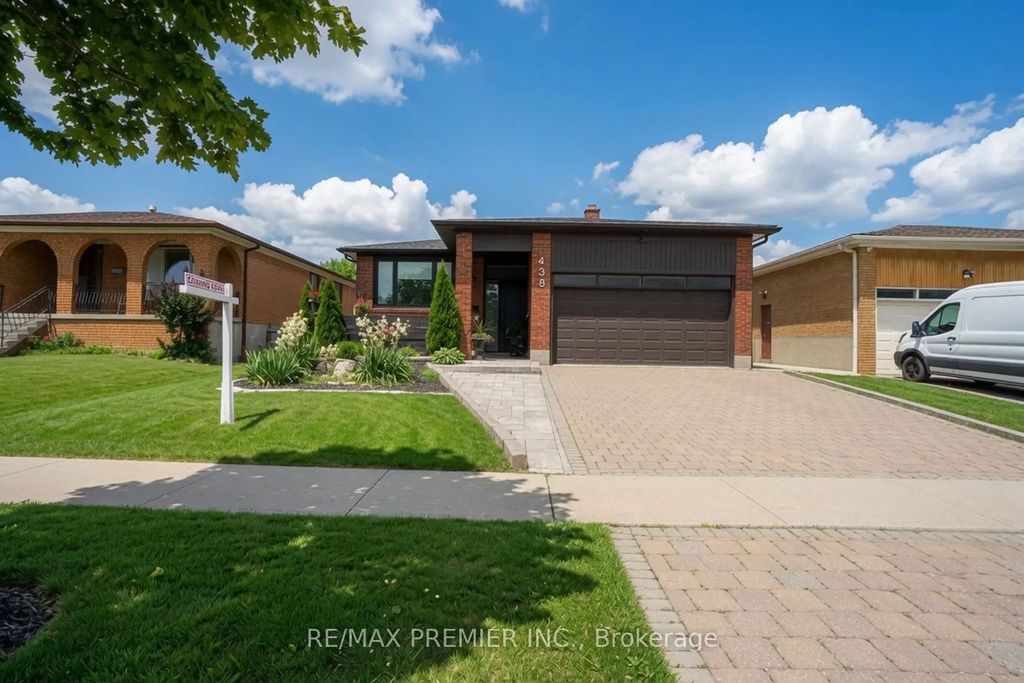 438 Woodbridge Avenue, Vaughan