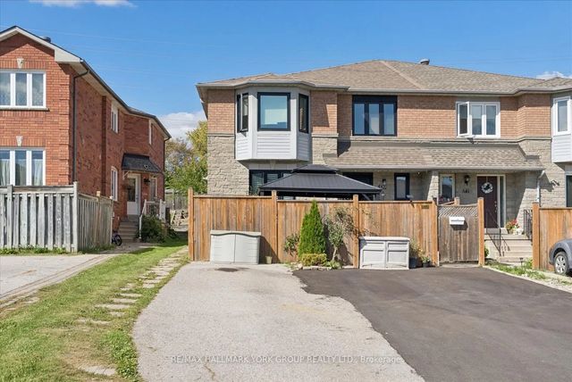 537 Walpole Crescent, Newmarket