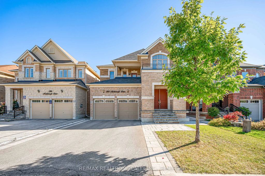 280 Mickleburgh Drive, Newmarket