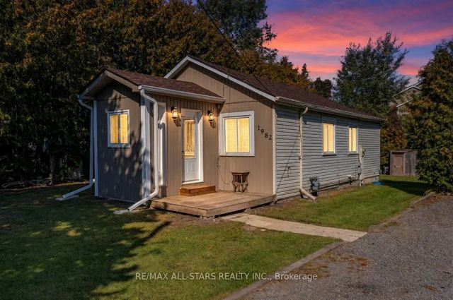 1982 Metro Road N, Georgina