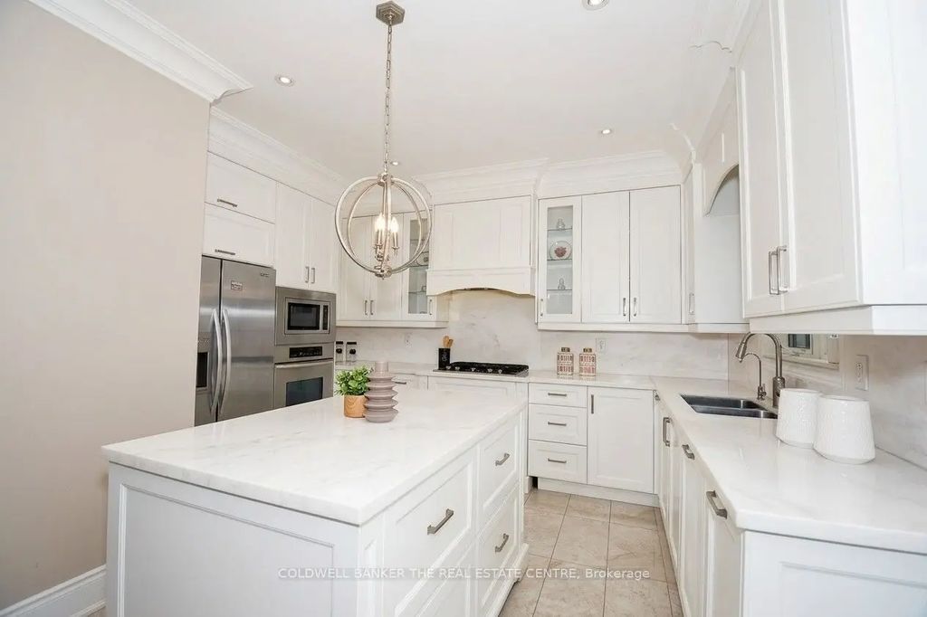 304 Tower Hill Road, Richmond Hill