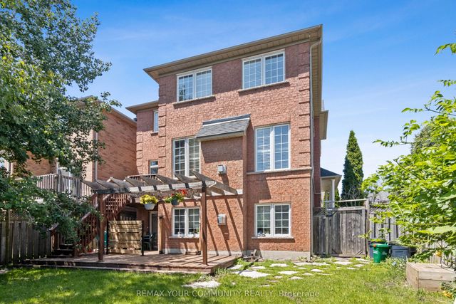 39 Lark Crescent, Richmond Hill