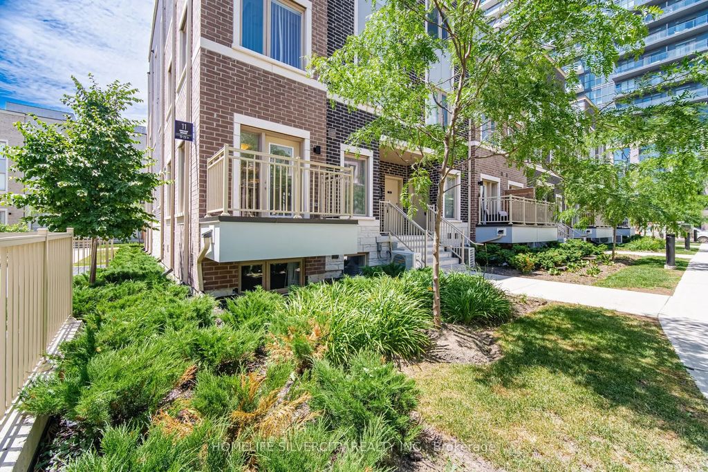 11 Honeycrisp Crescent 13, Vaughan