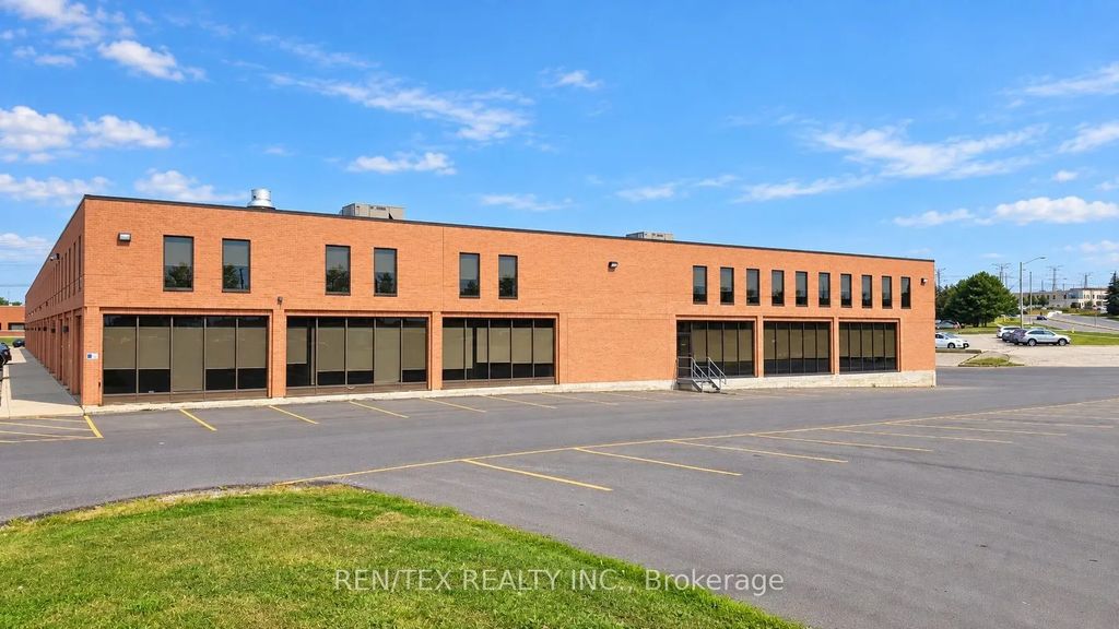 555 Hanlan Road Unit 8, Vaughan