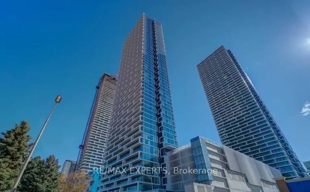 898 Portage Parkway 1912, Vaughan