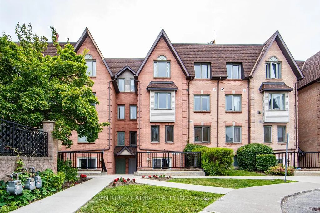 75 Weldrick Road E 938, Richmond Hill