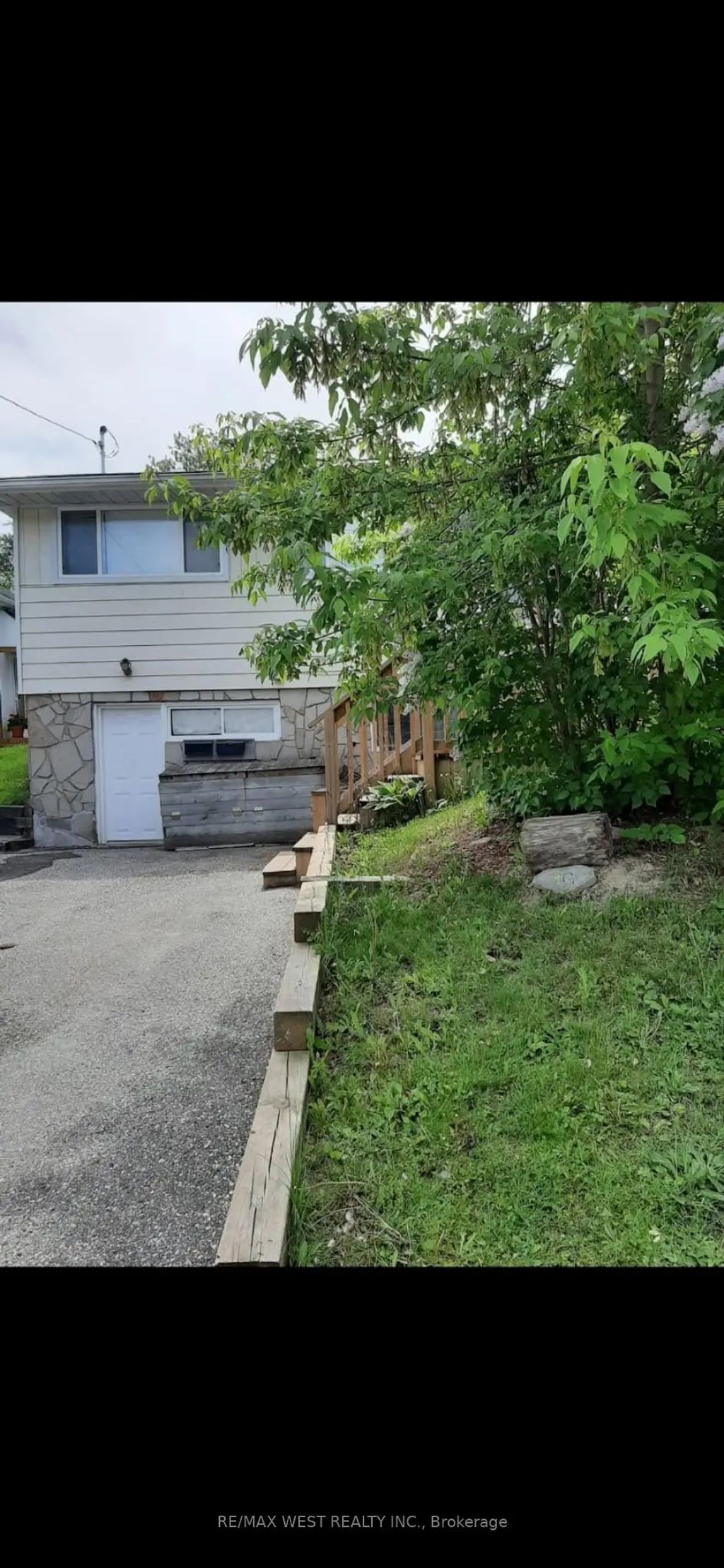 336 Ontario Street Main Floor, Newmarket