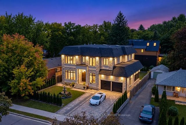 176 Rumble Avenue, Richmond Hill