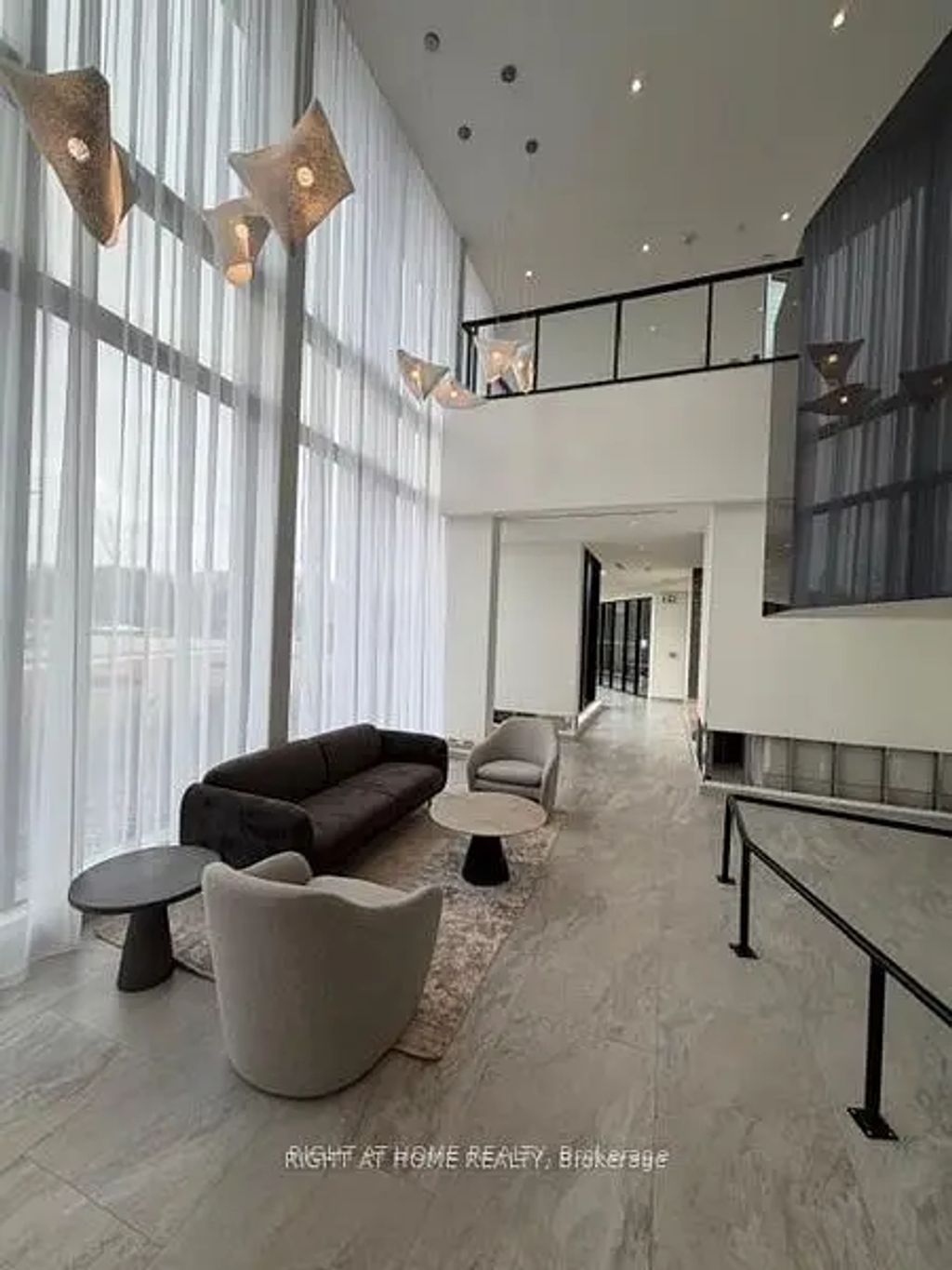 6 David Eyer Road 307, Richmond Hill