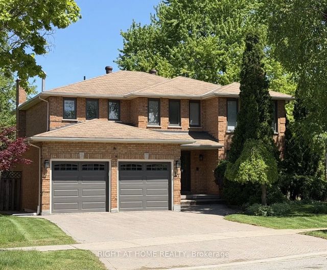 17 Piccadilly Road, Richmond Hill