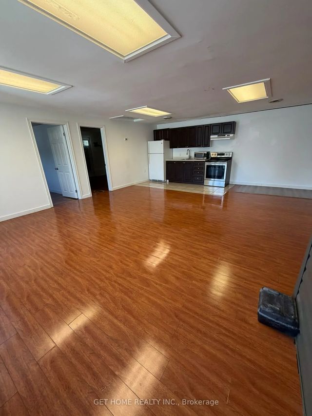 358 The Queensway N/a S Main, Georgina