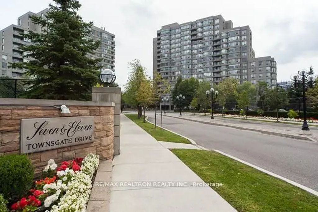 7 Townsgate Drive 1206, Vaughan