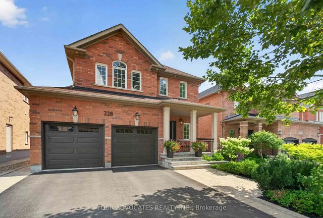 228 Twin Hills Crescent, Vaughan