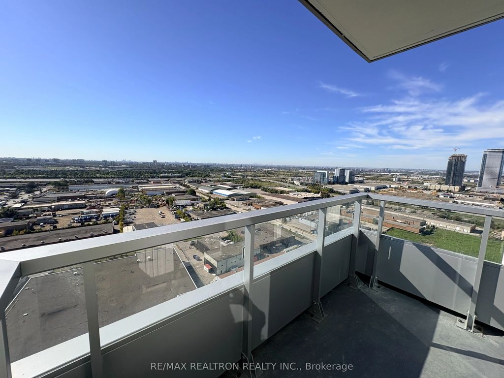 21 Meadowdale Road 2102, Vaughan