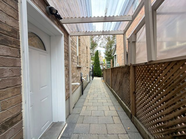 53 Dybal Street Lower, Vaughan