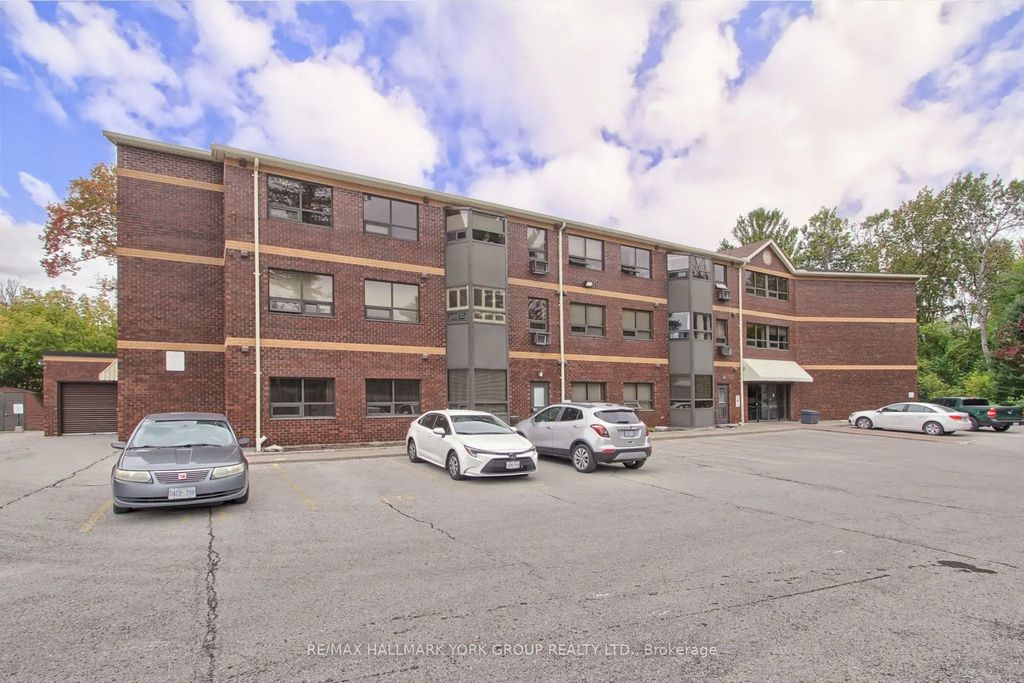 166 Olive Street 109, East Gwillimbury