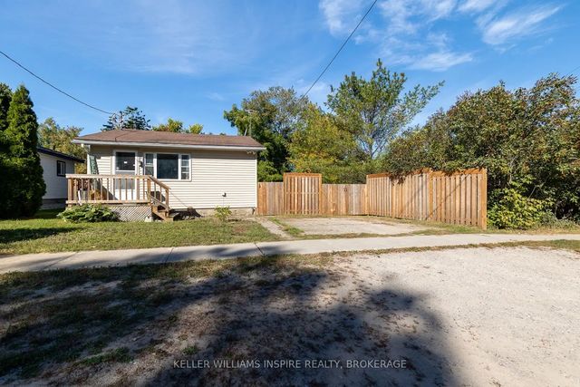 97 Elm Street, Essa
