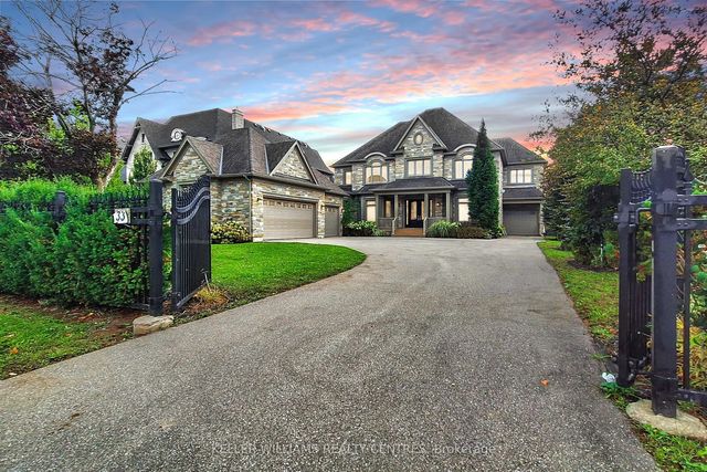 33 Maple Grove Avenue, Richmond Hill