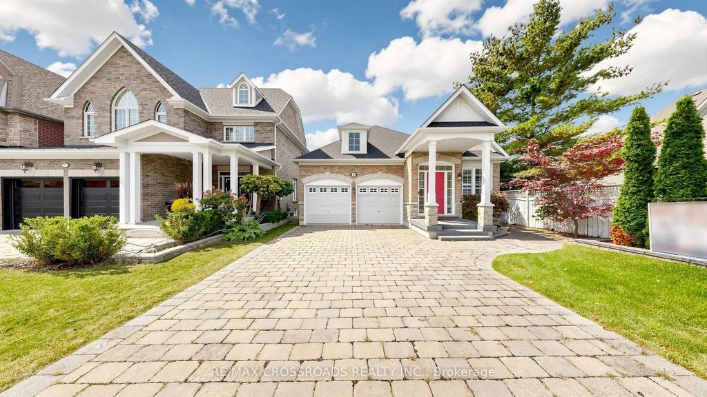 53 Castleglen Boulevard, Markham