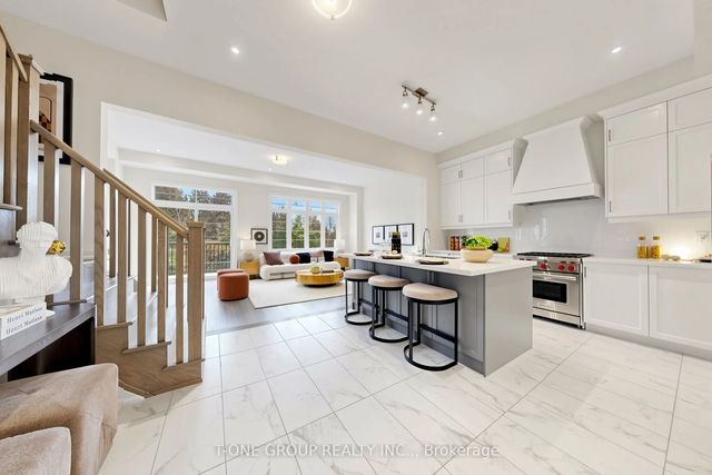 75 West Village Lane, Markham
