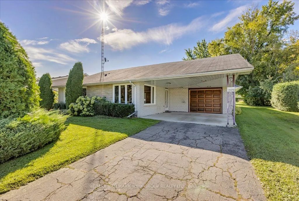 209 South Channel Drive, Georgina