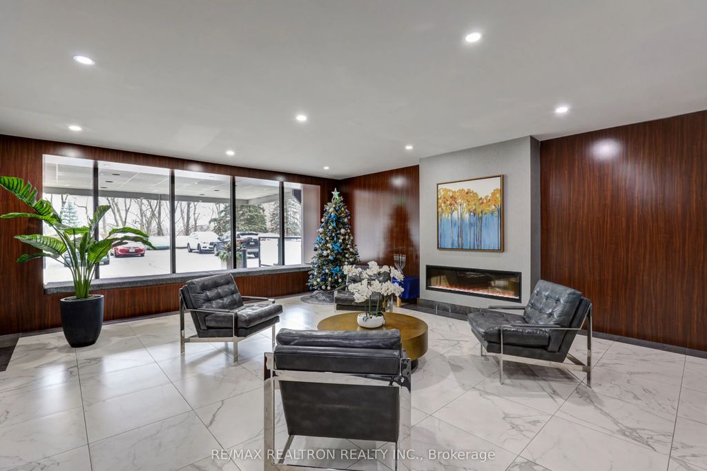 60 Inverlochy Boulevard 709, Markham