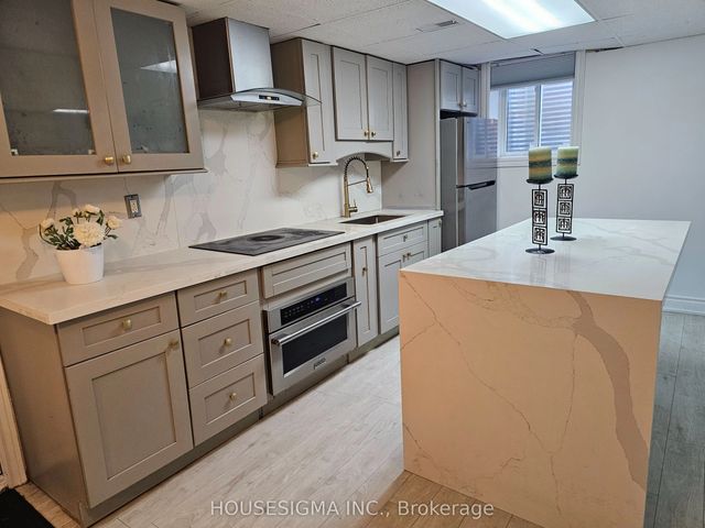 65 Randall Avenue, Markham