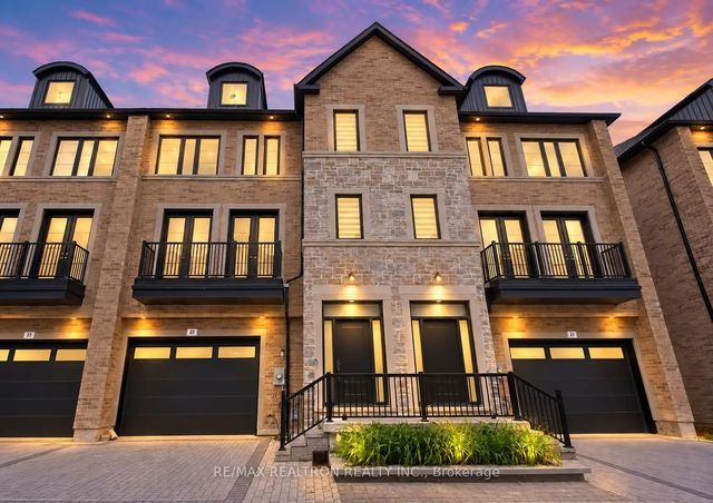 260 Eagle Street 22, Newmarket