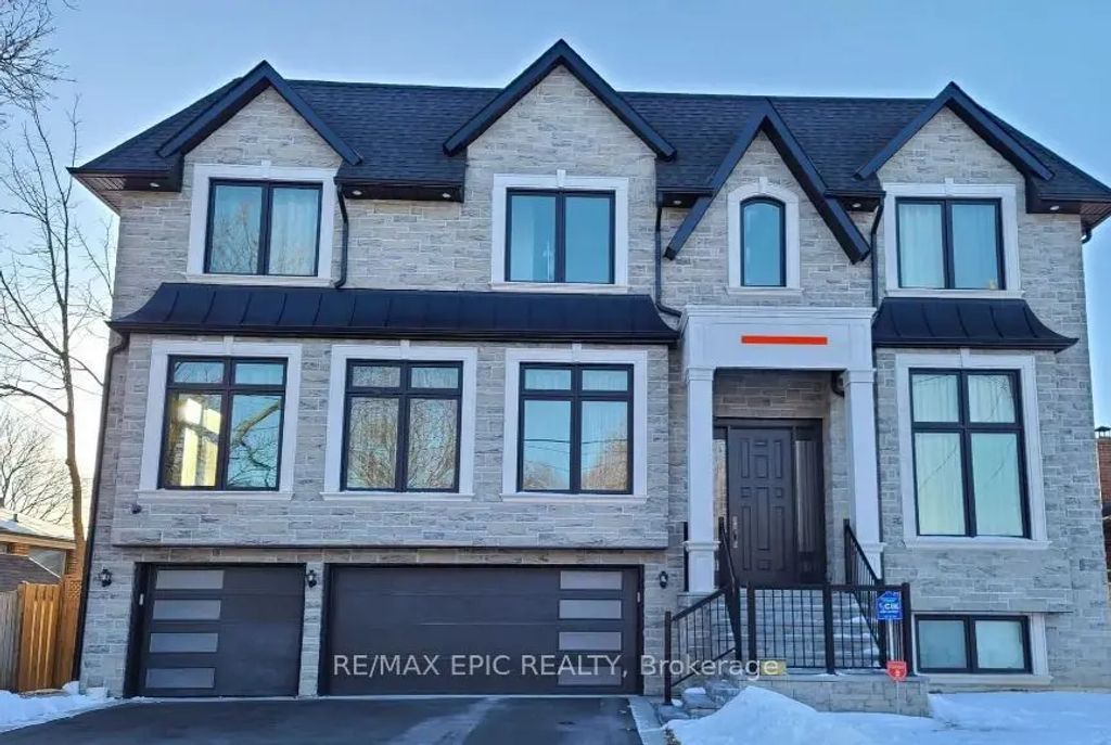 36 Sussex Avenue, Richmond Hill