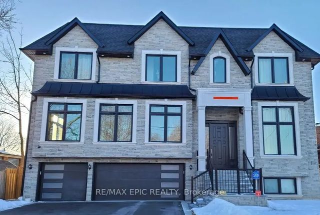 36 Sussex Avenue, Richmond Hill