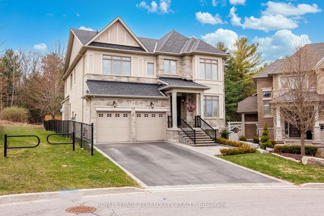 244 Frederick Curran Lane, Newmarket