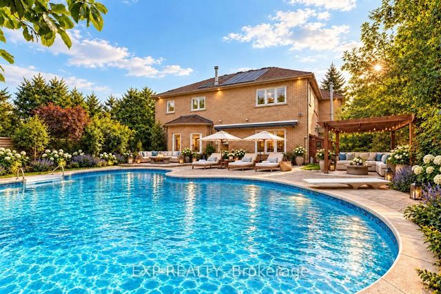 785 Quantra Crescent, Newmarket