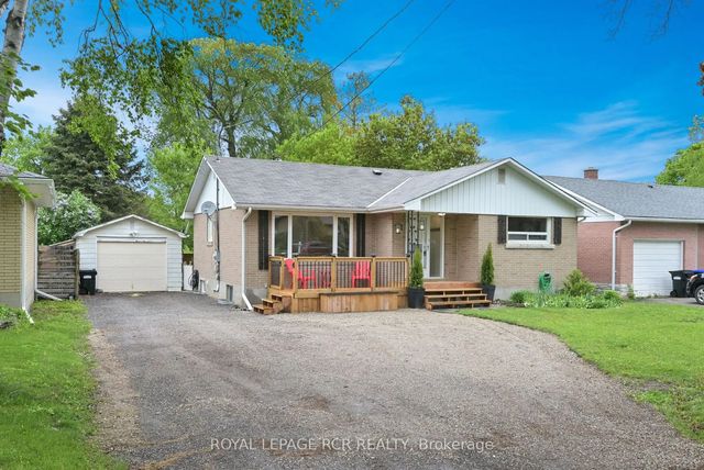 12 Maple Avenue E, New Tecumseth
