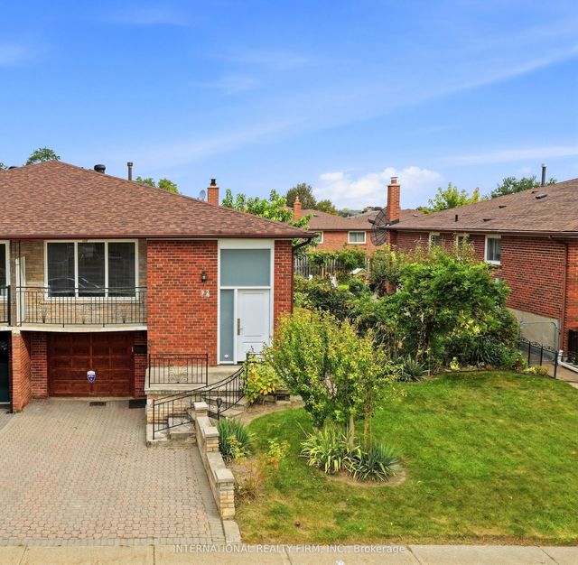 92 Andrew Park, Vaughan