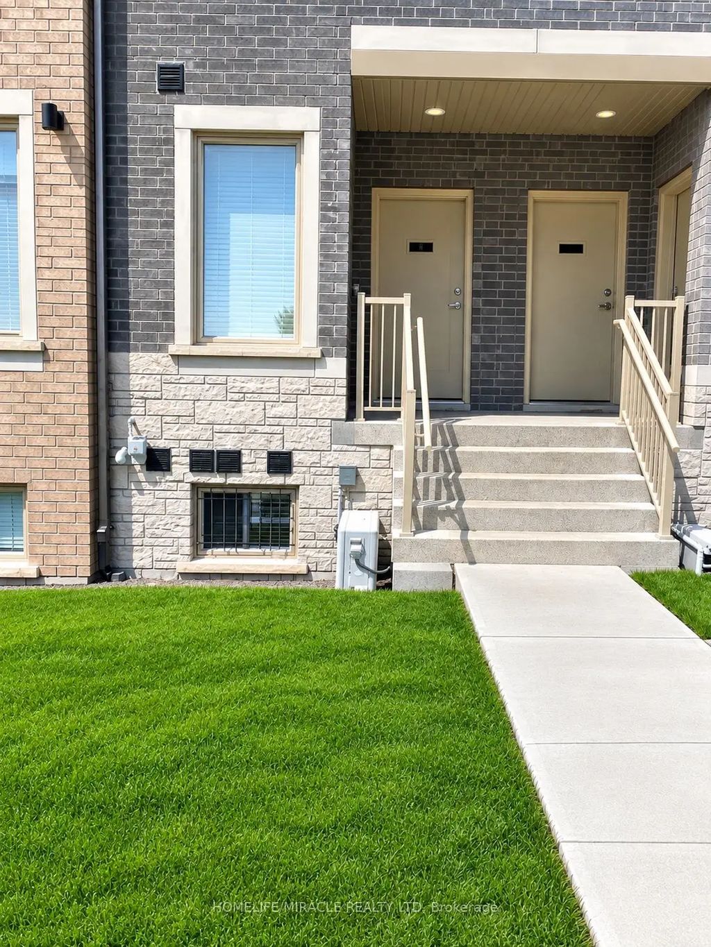 151 Honeycrisp Crescent Th173, Vaughan