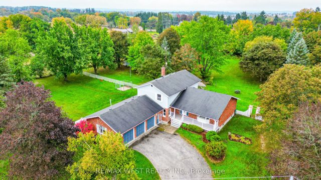 24 Smith Drive, Uxbridge