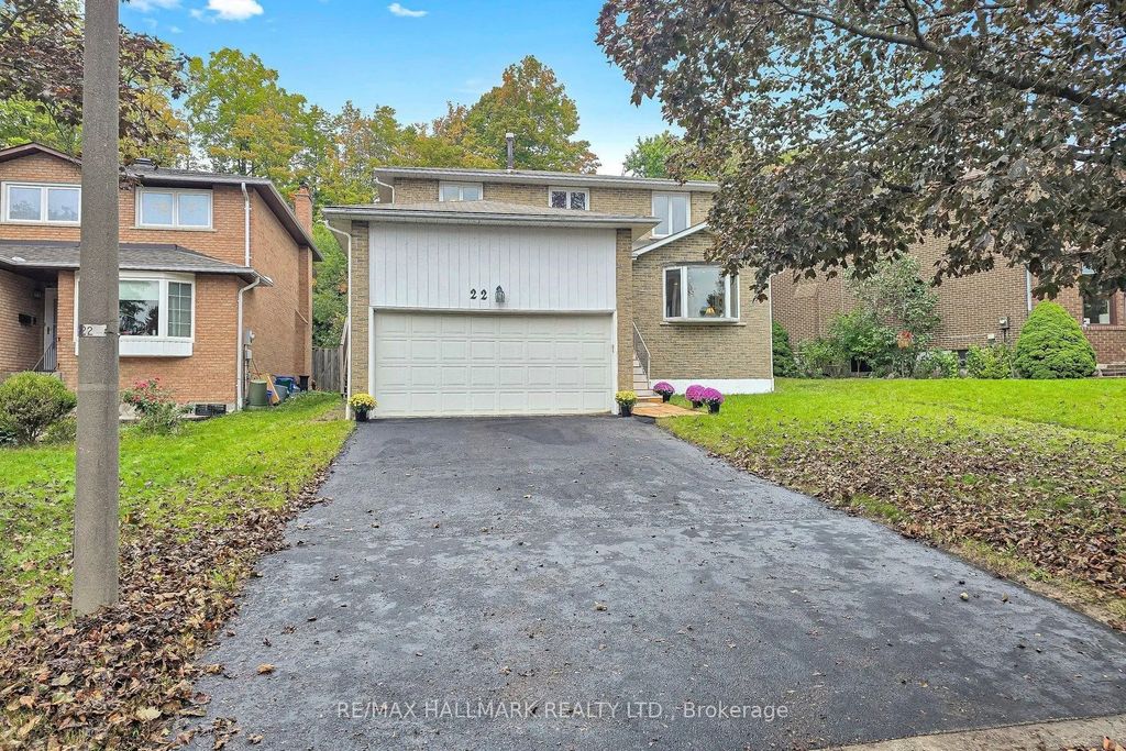 22 Pining Road, Markham