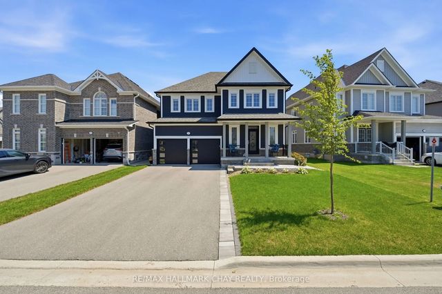 113 Strachan Trail, New Tecumseth