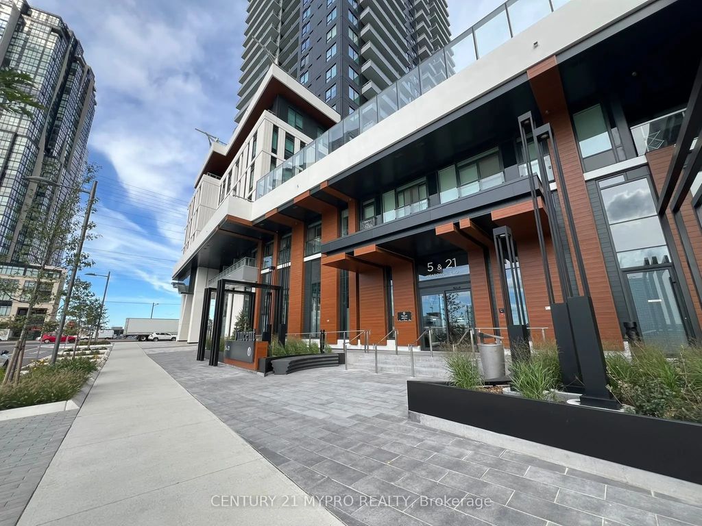 21 Meadowdale Road 2202, Vaughan