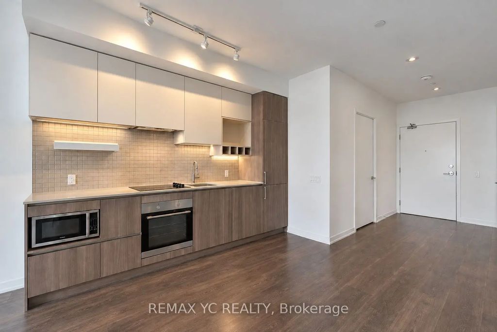 898 Portage Parkway 2601, Vaughan
