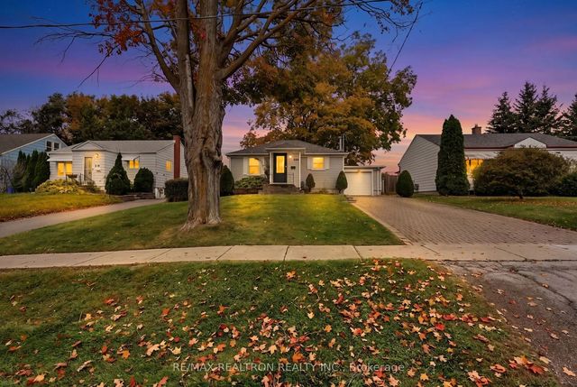 250 Helmer Avenue, Newmarket
