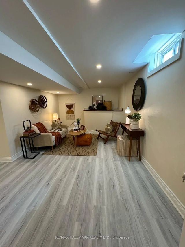248 Crossland Gate Room 2, Newmarket