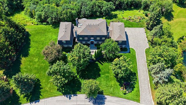 25 Bovair Trail, Aurora