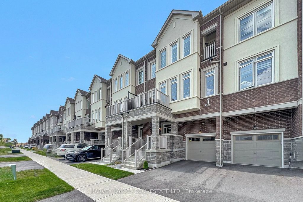 32 Mel Irving Drive, Bradford West Gwillimbury