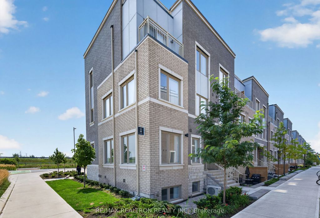 100 Honeycrisp Crescent 343, Vaughan