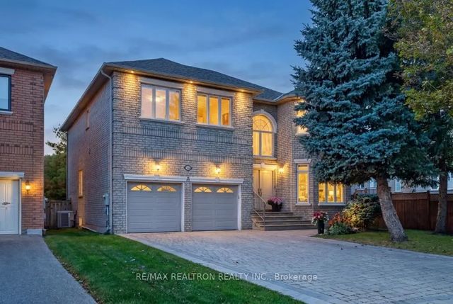 12 Loudon Crescent, Vaughan