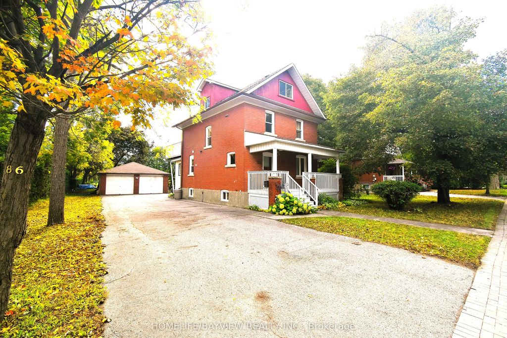 82 Centre Street E, Richmond Hill